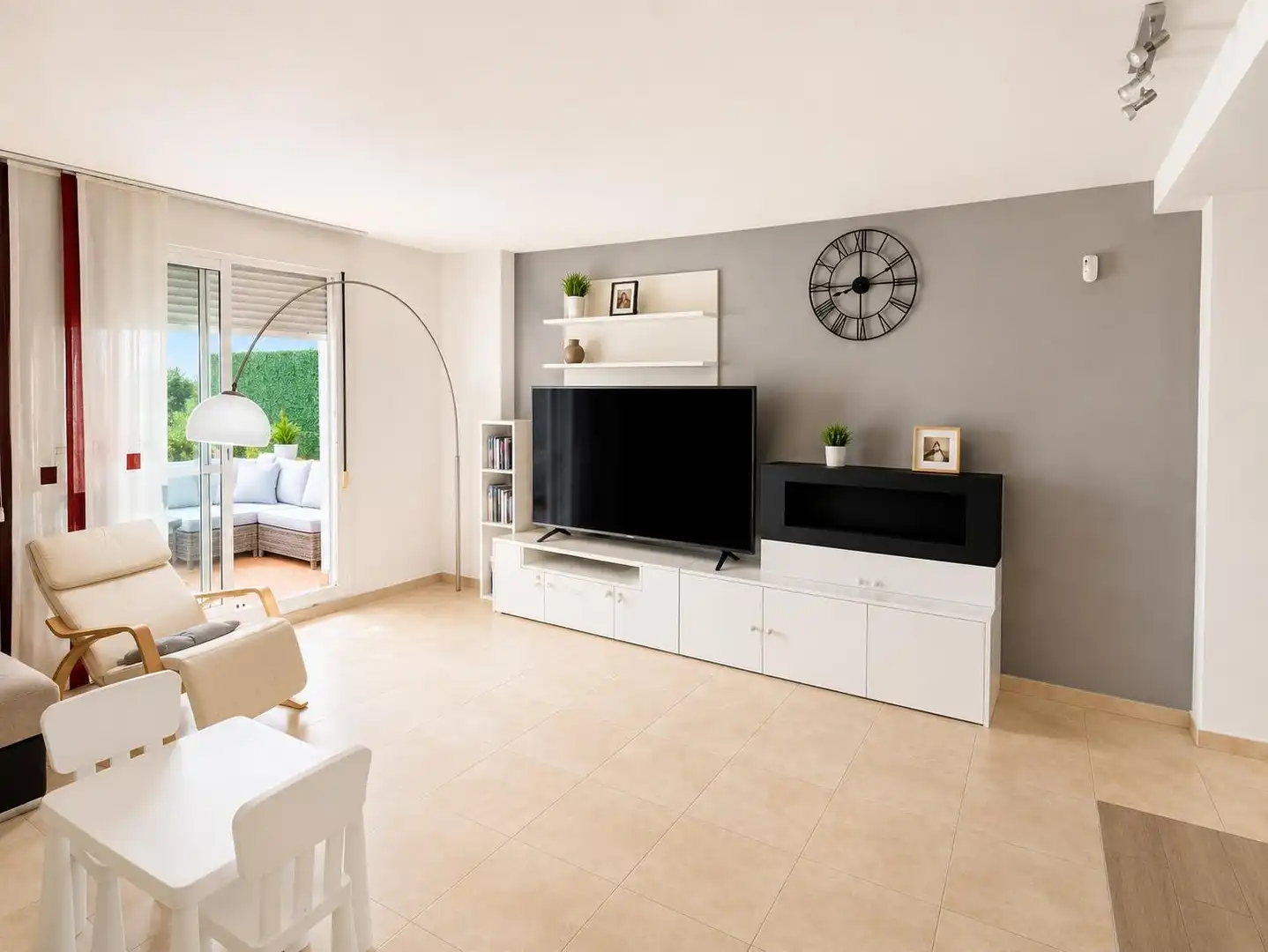 Sala de estar de Piso en venta en Roquetas de Mar con Aire acondicionado y Terraza