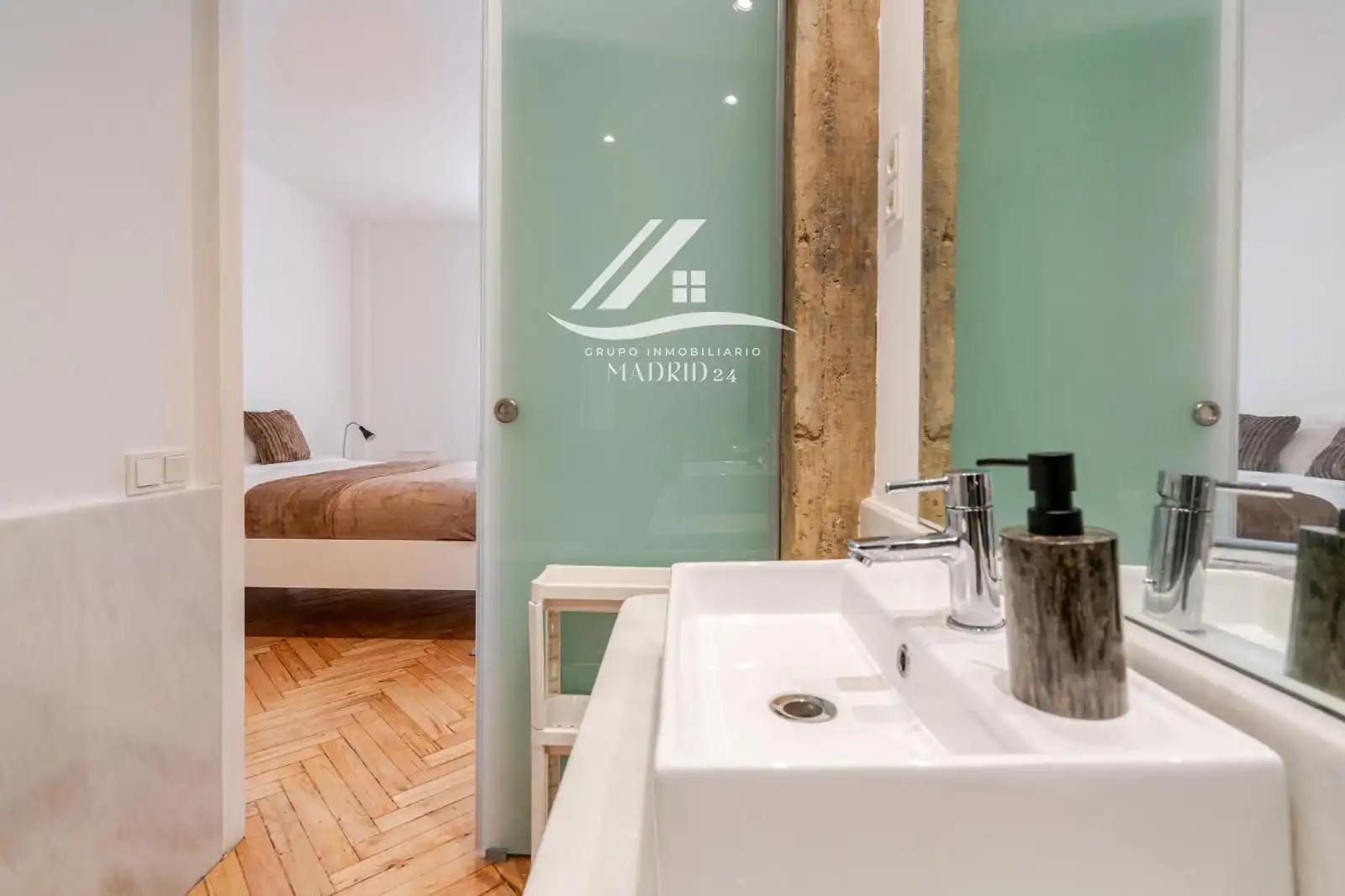 Baño de Piso de alquiler en Madrid con Aire acondicionado, Calefacción y Amueblado