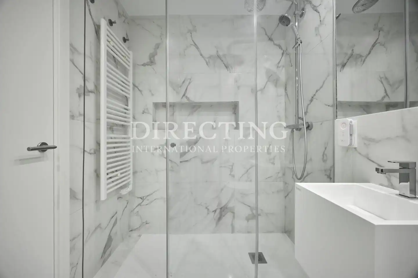 Badezimmer von Maisonette zum Verkauf in Madrid mit Klimaanlage, Heizung und Möbliert