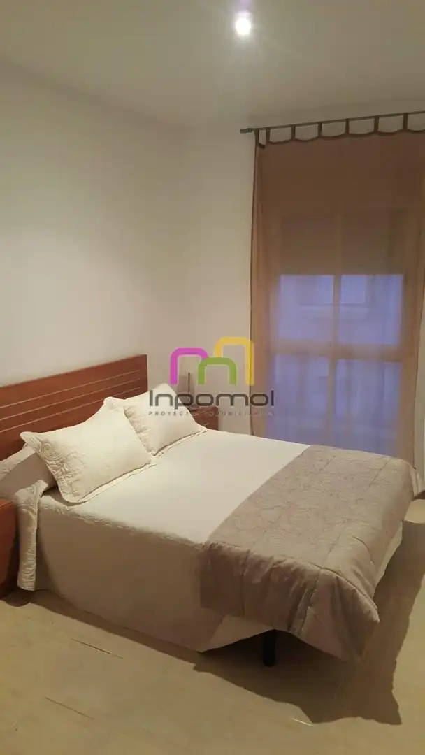 Habitación de Apartamento en venta en Llerena con Aire acondicionado
