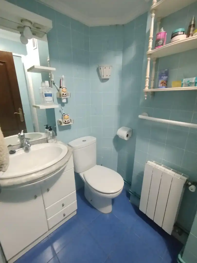 Baño de Piso en venta en Sestao  con Amueblado