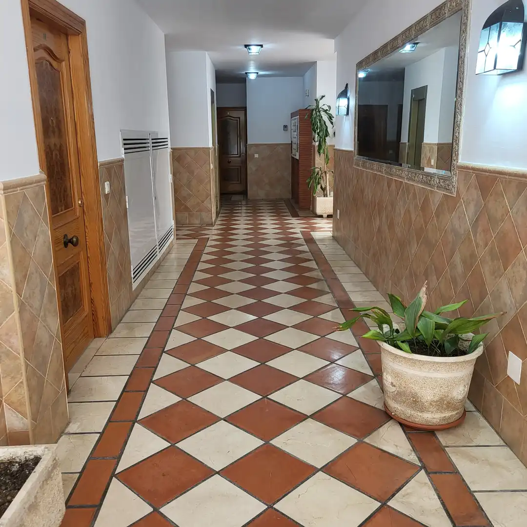 Planta baixa en venda en Estepona amb Jardí privat, Terrassa i Piscina