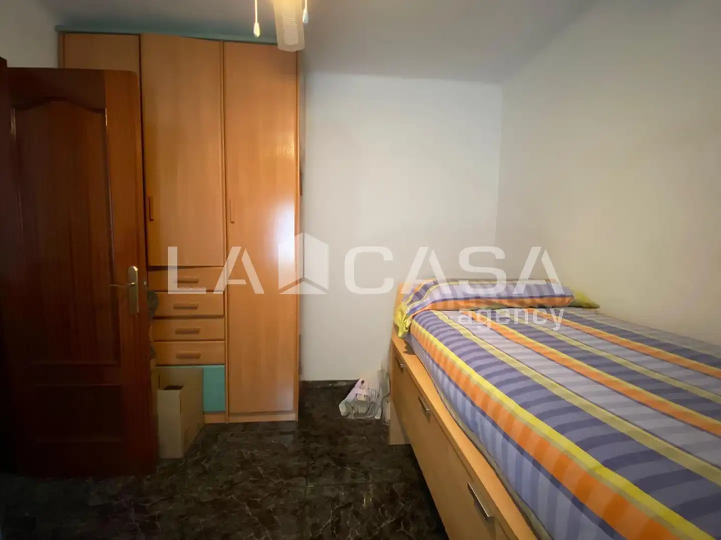 Piso en venta en Santa Coloma de Gramenet con Calefacción y Balcón