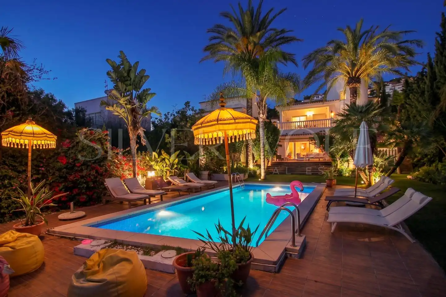 House with pool for sale in calle de la Sardana