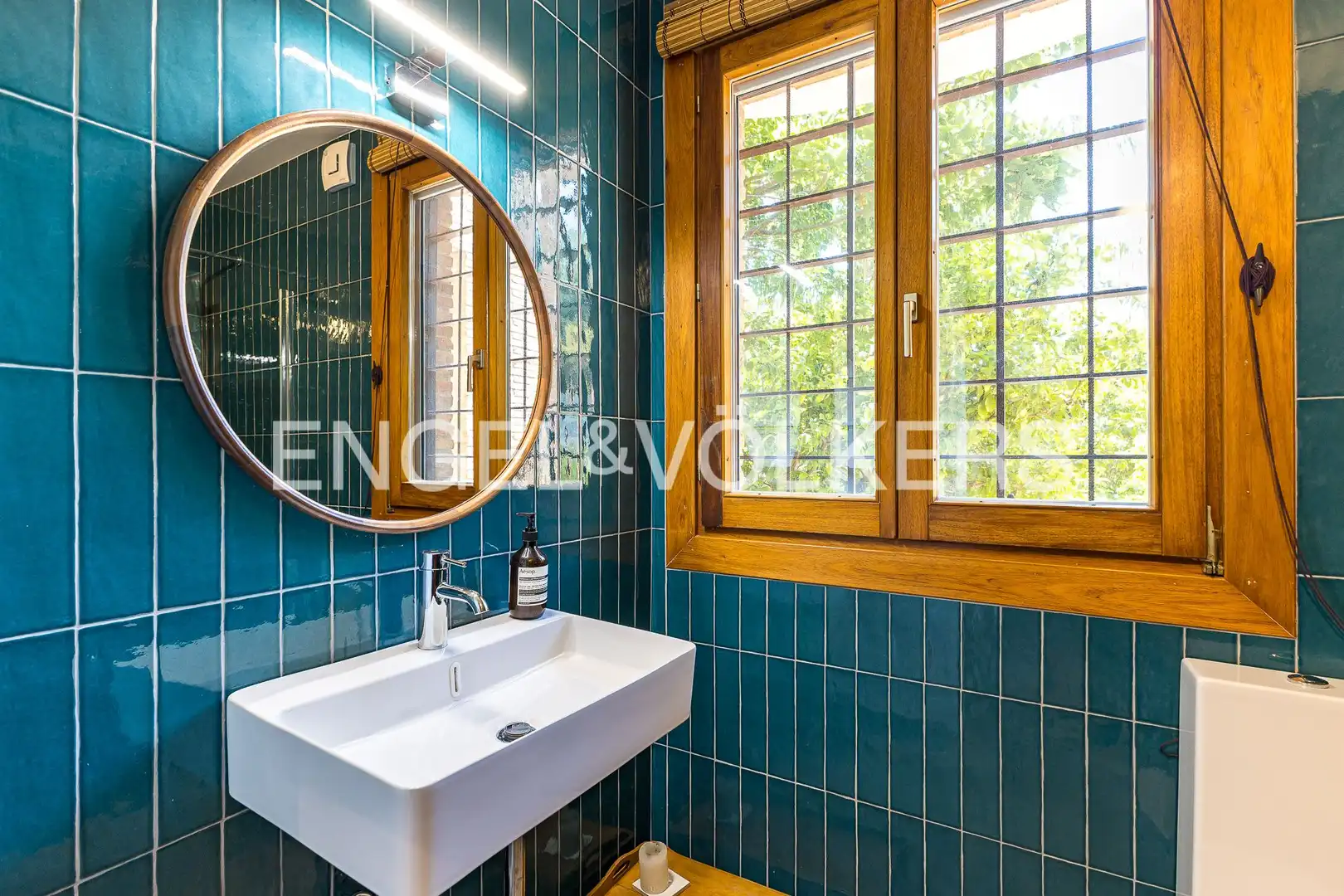 Baño de Finca rústica en venta en Vilanova i la Geltrú con Calefacción, Jardín privado y Terraza