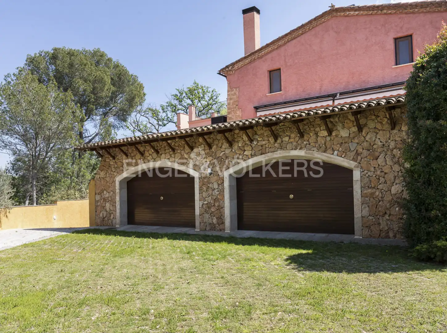 Exterior view of Buildings for sale in Gelida