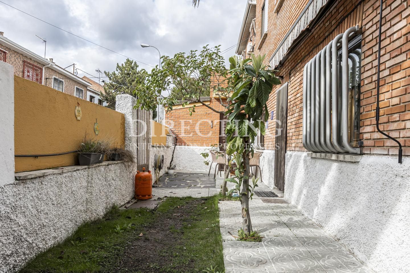 Vista exterior de Casa o xalet en venda en  Madrid Capital amb Aire condicionat, Calefacció i Jardí privat