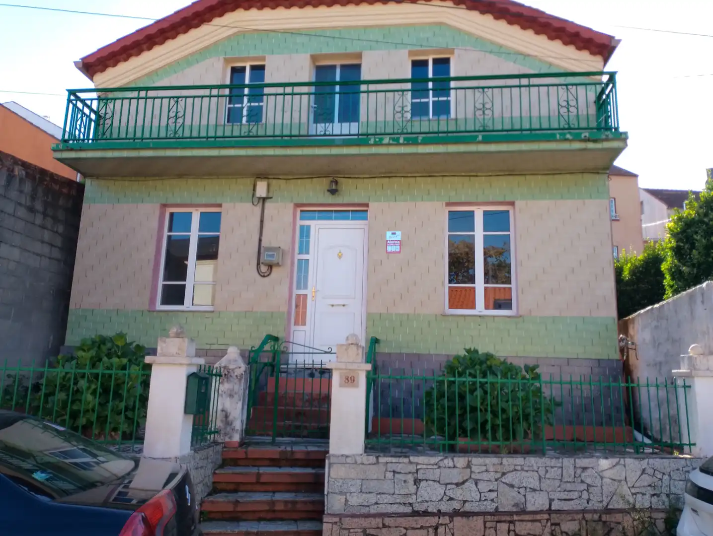 Vista exterior de Casa o xalet en venda en Ribeira amb Calefacció, Jardí privat i Terrassa