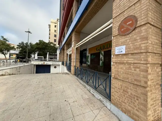 Garaje de alquiler en Calle Pablo Rada, Centro
