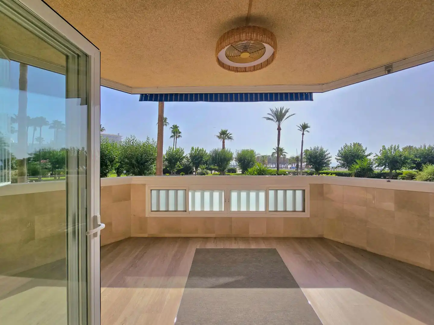 Terraza de Piso en venta en Torremolinos con Aire acondicionado, Calefacción y Jardín privado