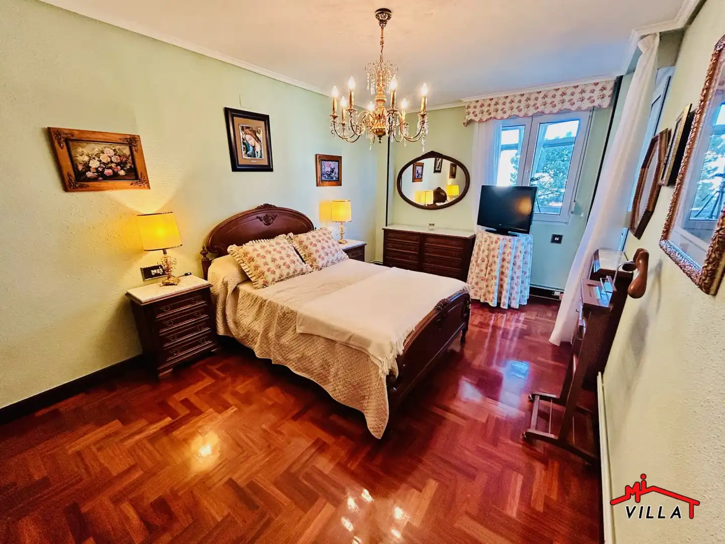 Habitación de Piso en venta en Laredo con Calefacción, Terraza y Amueblado