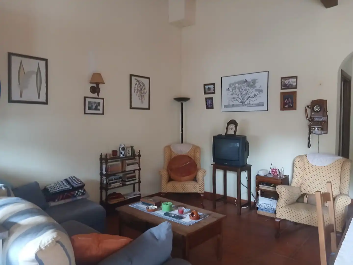 Sala d'estar de Casa adosada en venda en Condado de Treviño amb Piscina