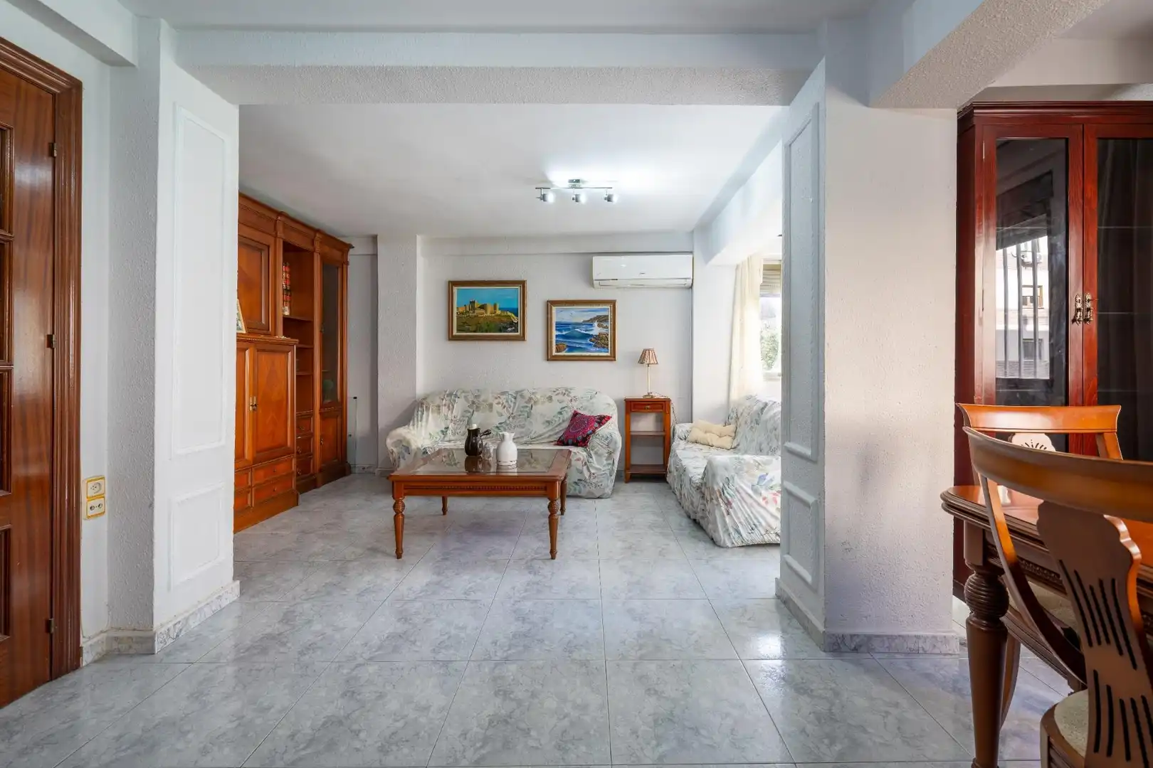 Sala d'estar de Pis en venda en Almería amb Aire condicionat