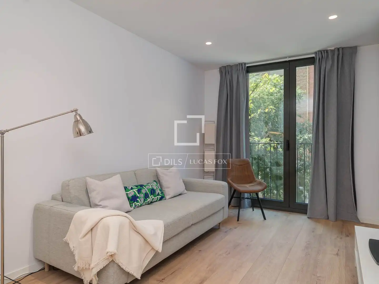 Balcony of Flat for rent in Barcelona  with Air Conditioner, Parquet flooring and Furnished