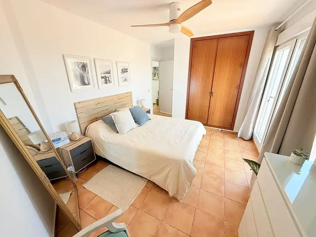 Habitación de Dúplex en venta en Vélez-Málaga con Aire acondicionado, Terraza y Trastero