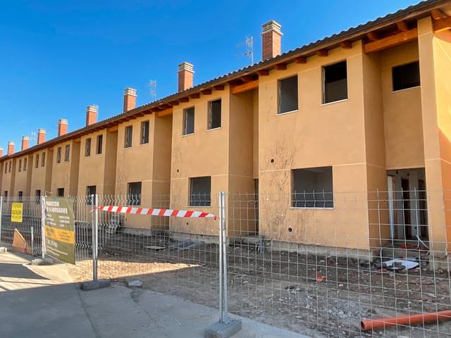 Casa adosada en Venta en Camino Baños Rioja en Herramélluri