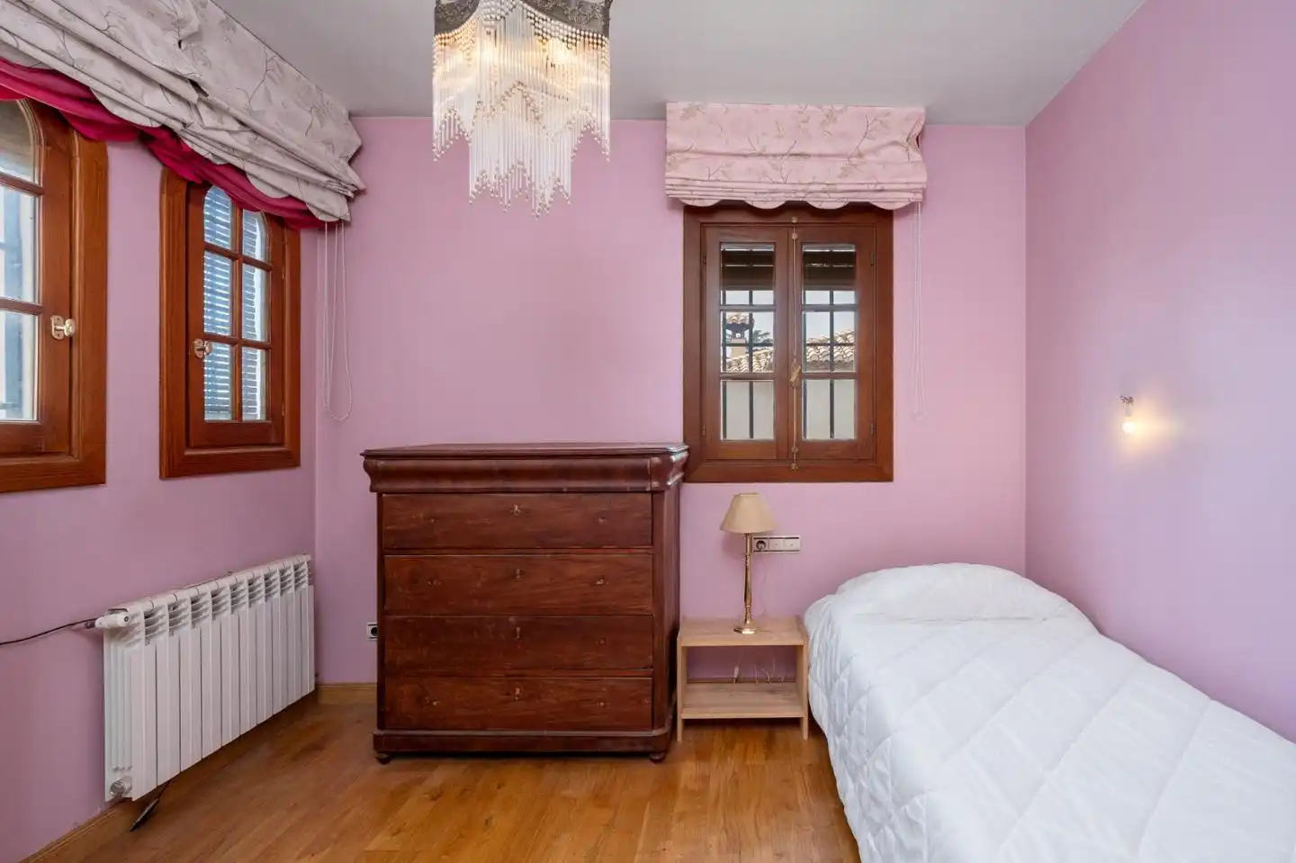 Habitación de Casa o chalet en venta en Granada con Jardín privado, Terraza y Balcón