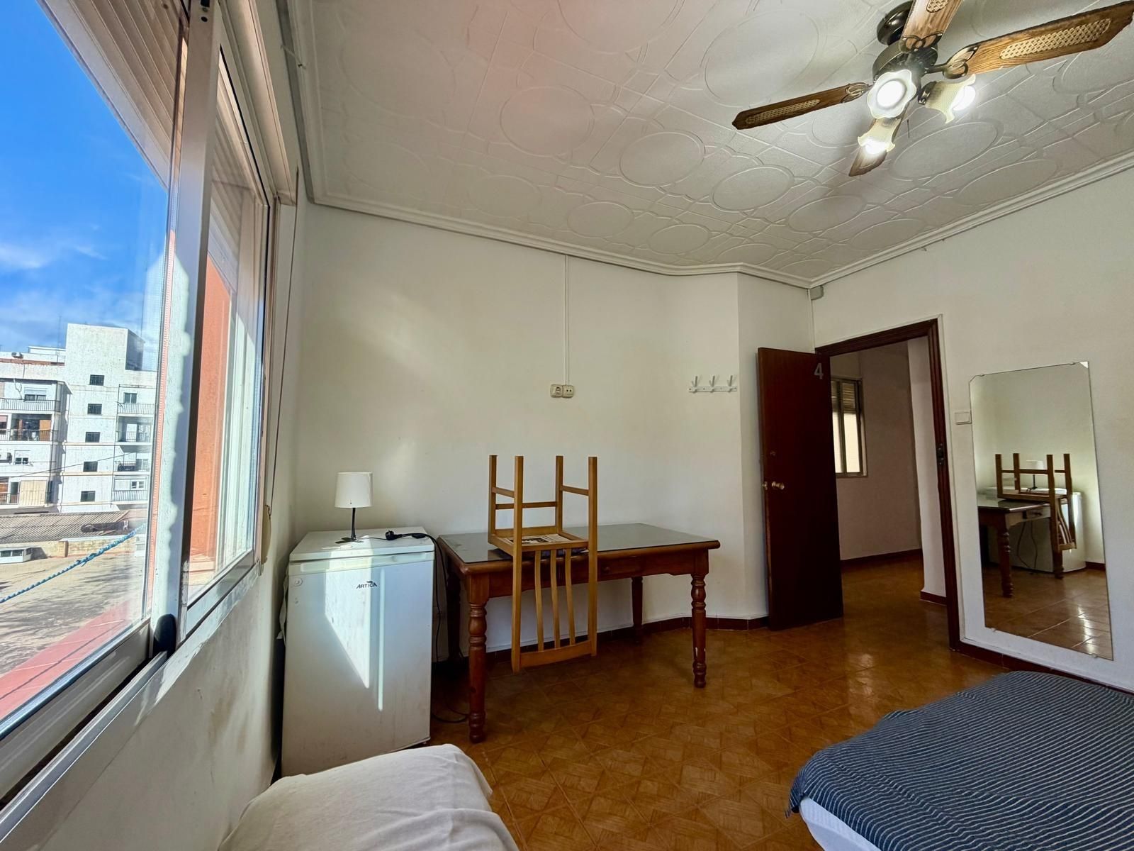 Habitación de Piso en venta en  Valencia Capital con Amueblado y Balcón