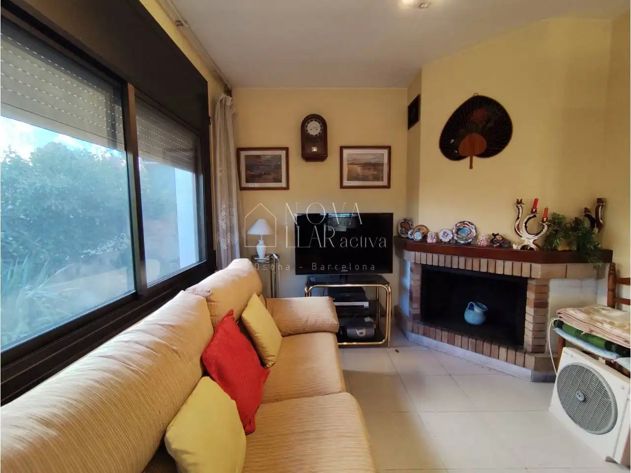 Sala d'estar de Casa o xalet en venda en L'Ametlla del Vallès amb Calefacció, Jardí privat i Terrassa