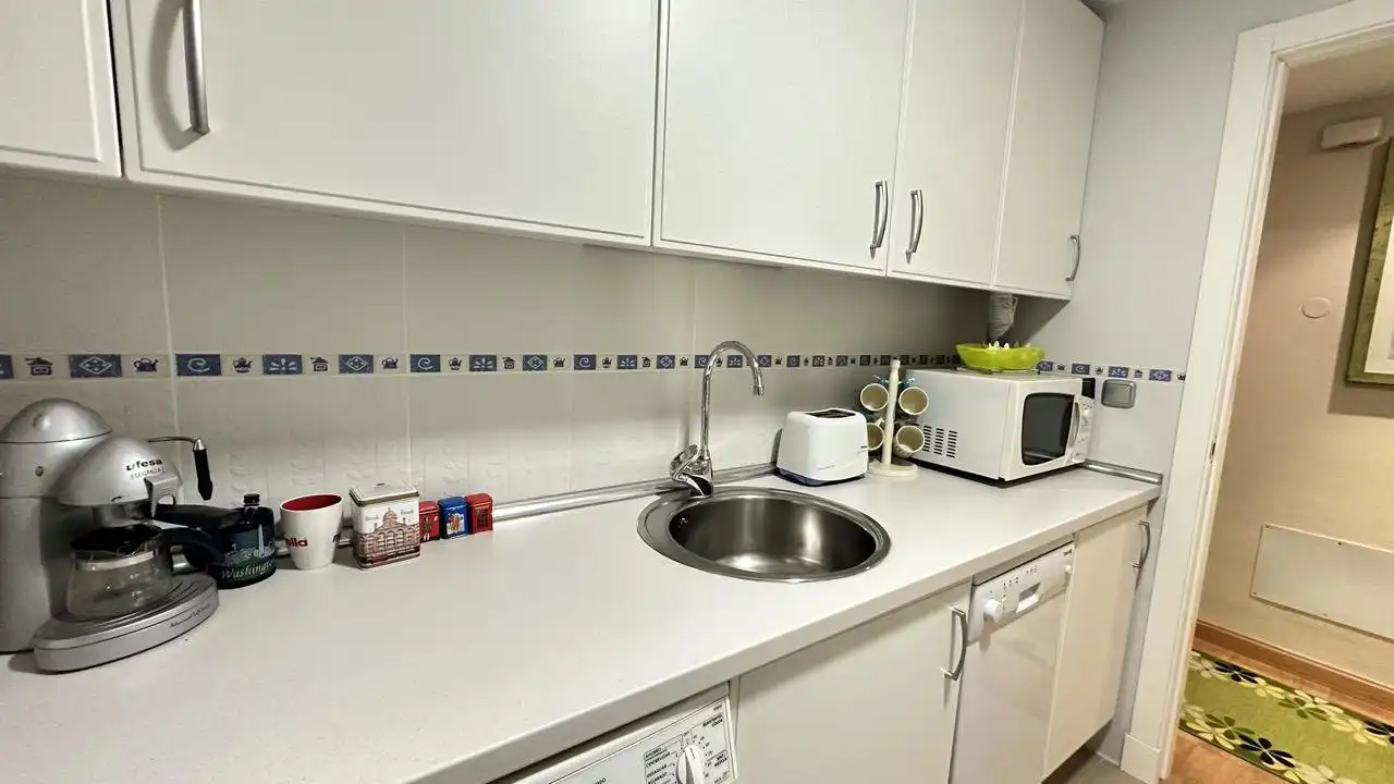 Cocina de Apartamento en venta en Madrid con Aire acondicionado, Calefacción y Jardín privado