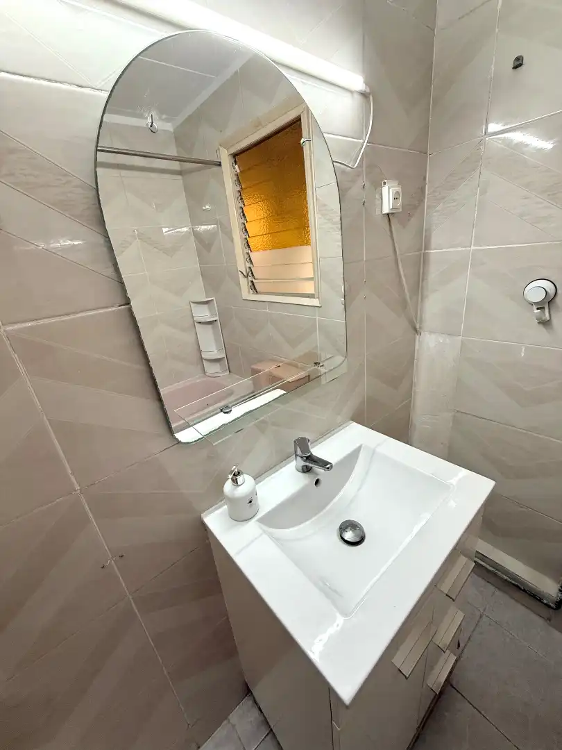 Baño de Ático en venta en Barcelona con Terraza y Horno