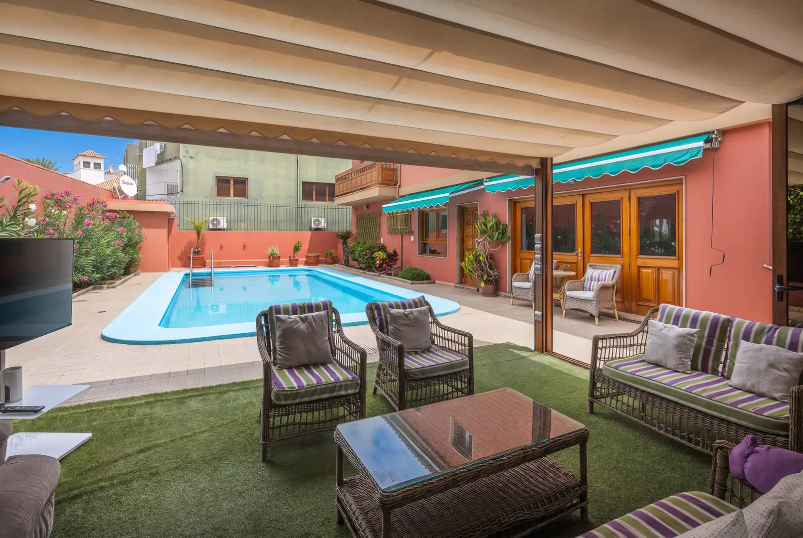 Terrassa de Casa o xalet en venda en Las Palmas de Gran Canaria amb Aire condicionat, Jardí privat i Terrassa