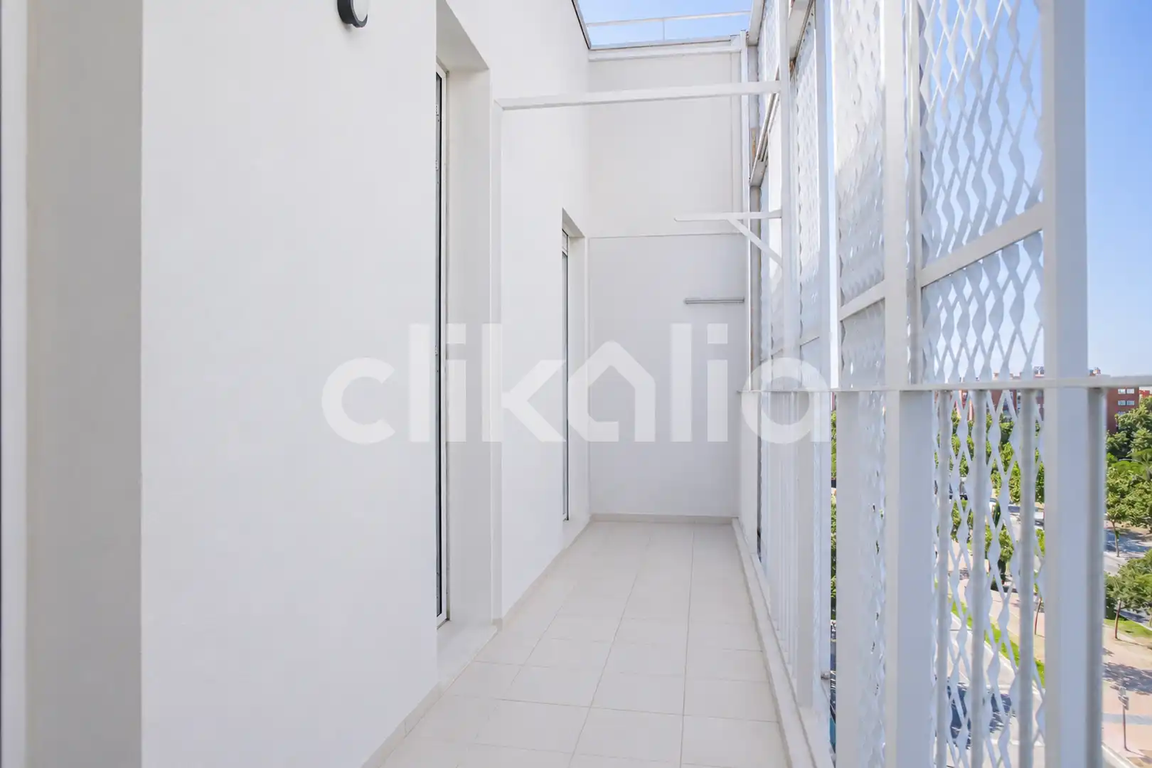 Piso en venta en Madrid con Calefacción, Terraza y Trastero