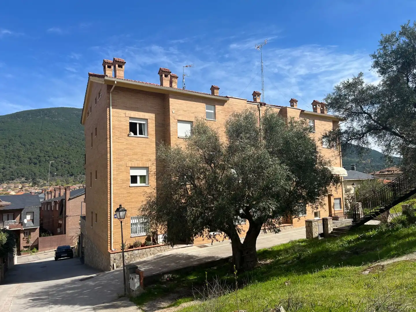 Vista exterior de Garaje en venta en La Adrada 
