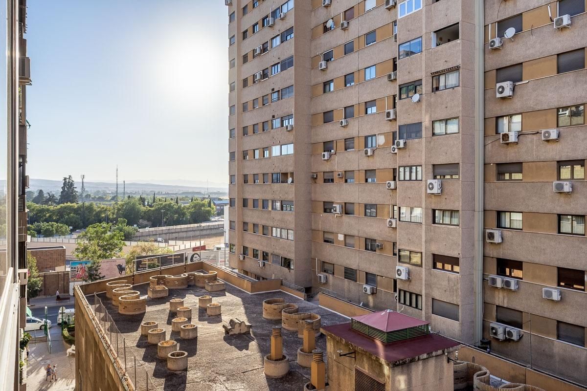Exterior view of Flat for sale in  Granada Capital  with Heating and Terrace