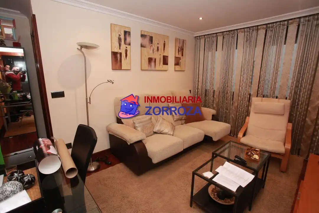 Sala de estar de Piso en venta en Bilbao  con Calefacción y Amueblado