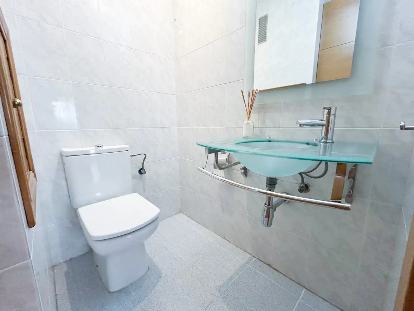 Baño de Piso de alquiler en Zaragoza con Calefacción, Parquet y Amueblado