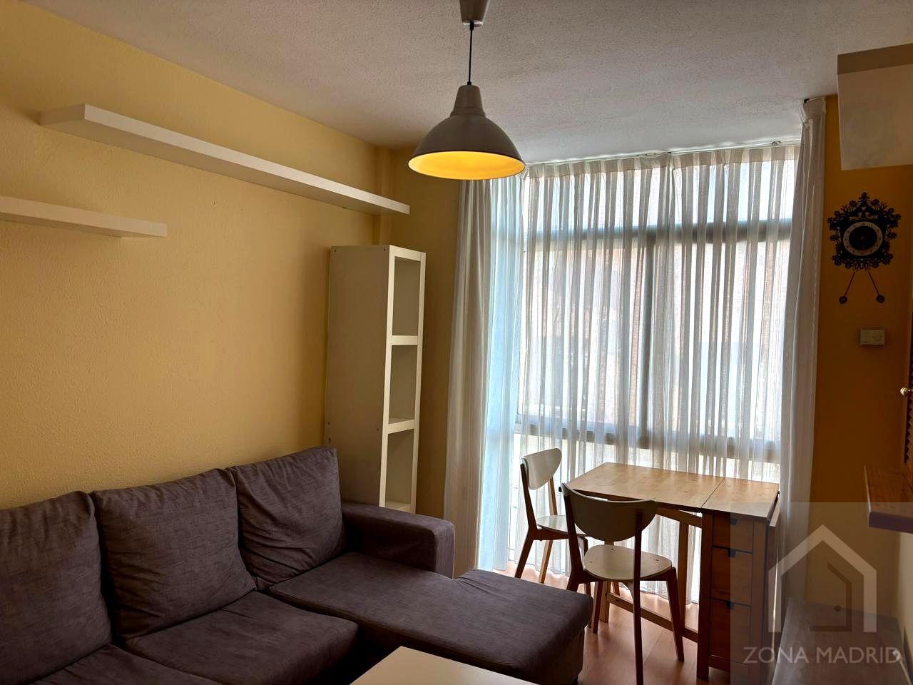 Living room of Flat for sale in  Madrid Capital  with Storage room