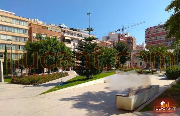 Garaje en Venta en Ensanche - Diputación