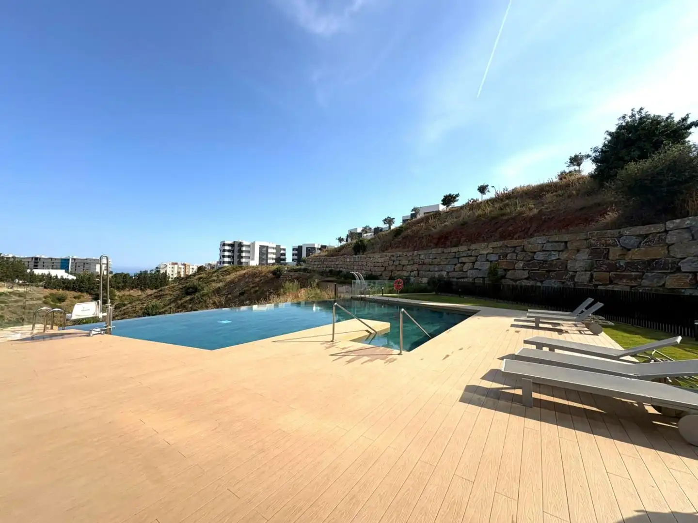 Piscina de Apartament en venda en Fuengirola amb Aire condicionat, Terrassa i Traster