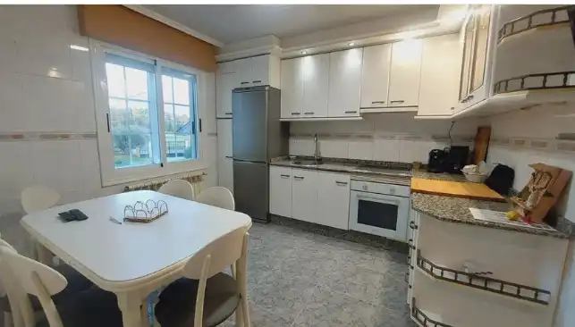 Kitchen of Flat for sale in San Cibrao das Viñas  with Heating, Parquet flooring and Furnished