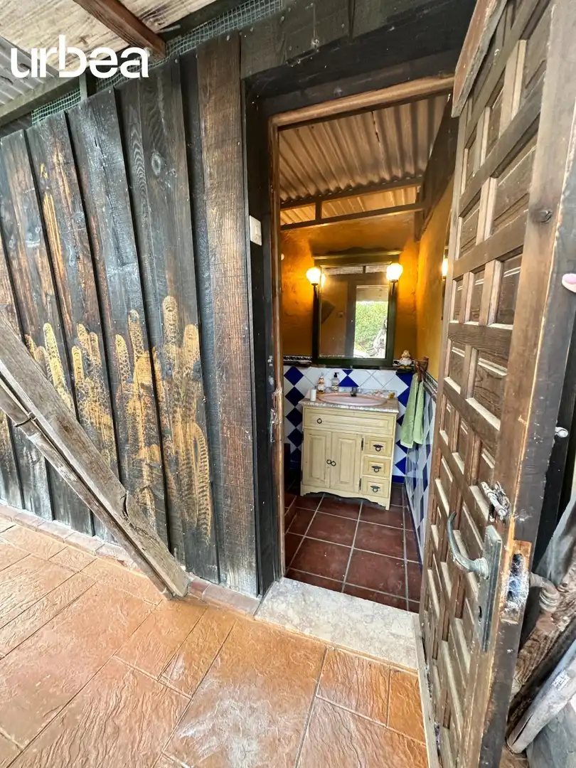 Bany de Finca rústica en venda en Pizarra amb Aire condicionat, Calefacció i Jardí privat
