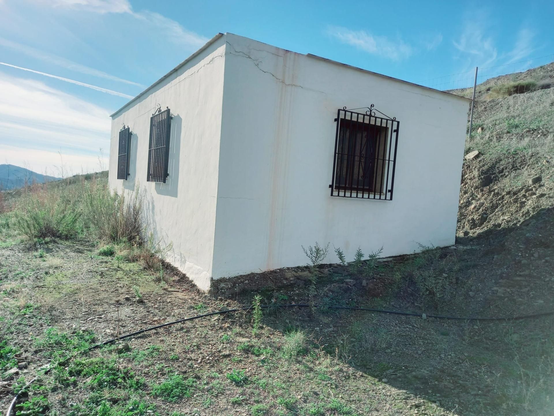 Vista exterior de Casa o xalet en venda en Canillas de Aceituno amb Terrassa i Balcó