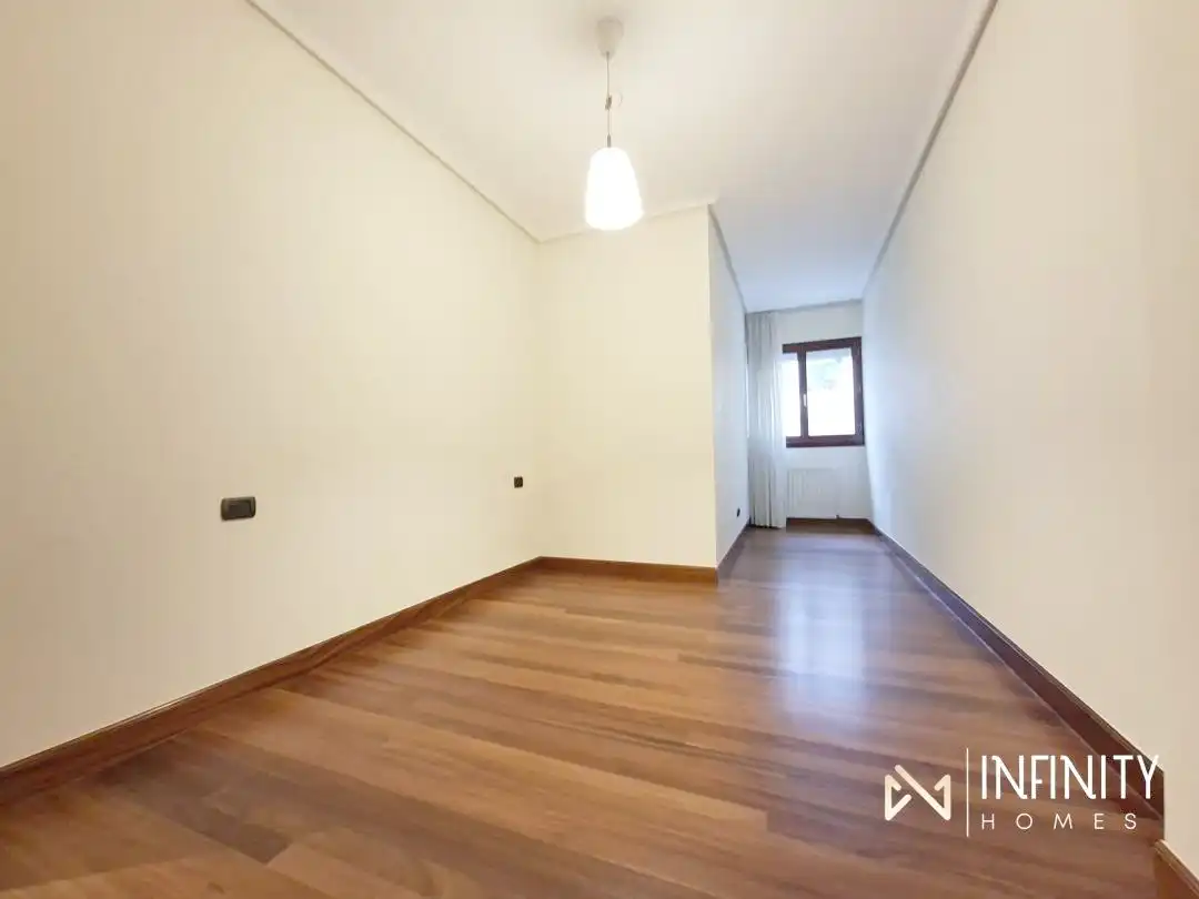 Maisonette zur Miete in Bilbao  mit Heizung, Privatgarten und Terrasse