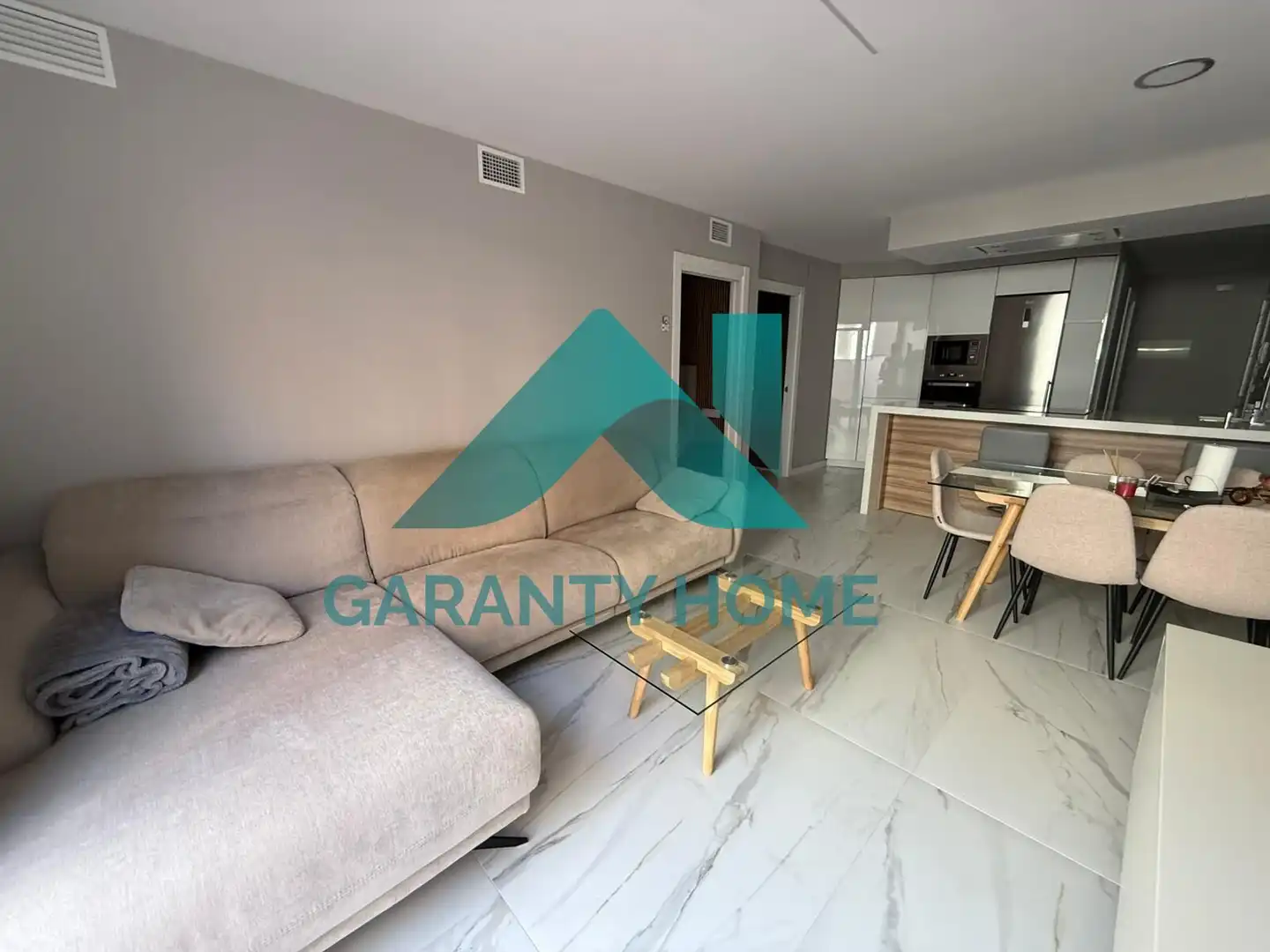 Sala d'estar de Apartament en venda en Cáceres amb Aire condicionat i Calefacció