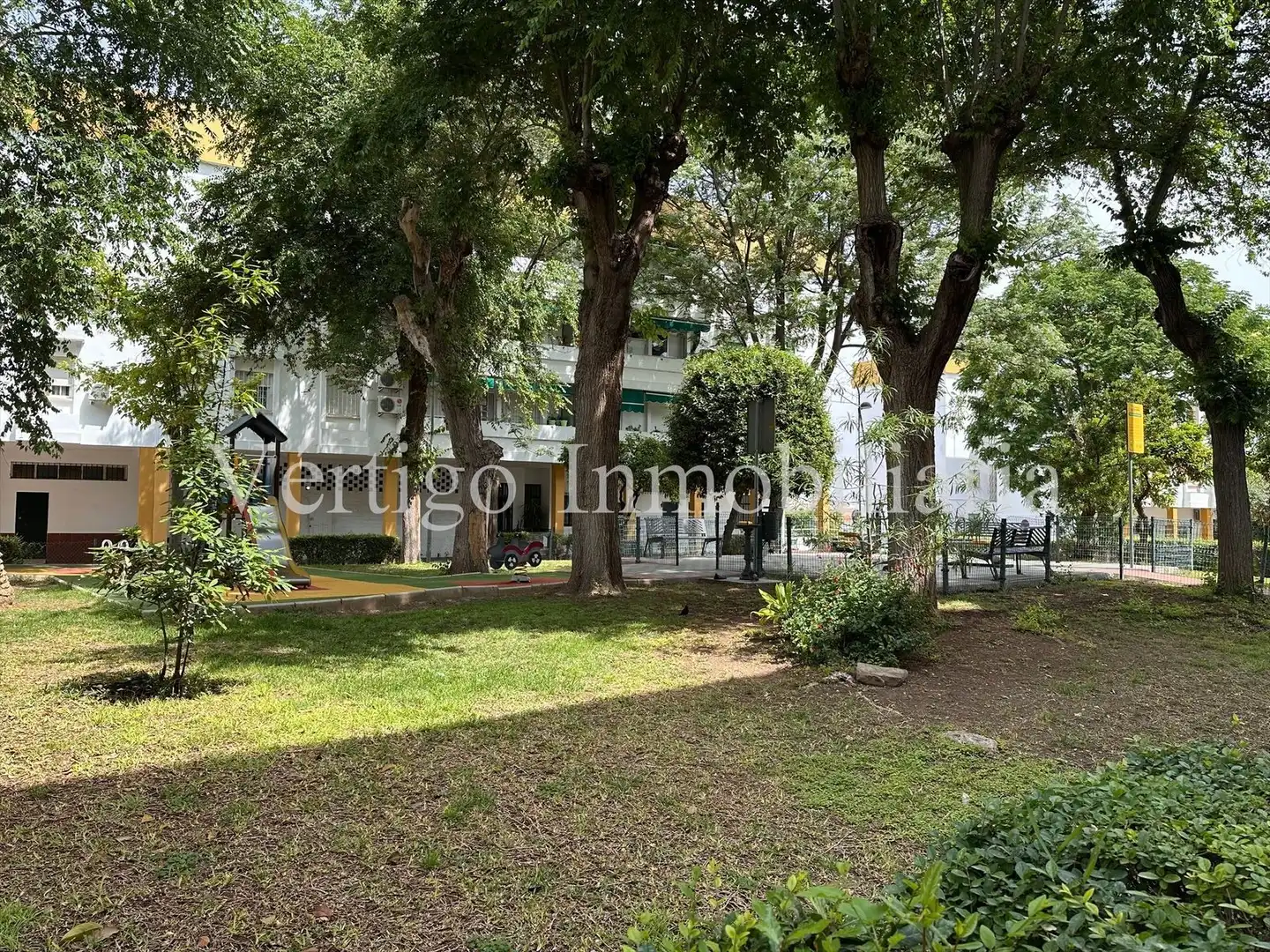 Flat for sale in Urbanizacion Parque Giralda, 1, La Hacienda - Nueva Andalucía
