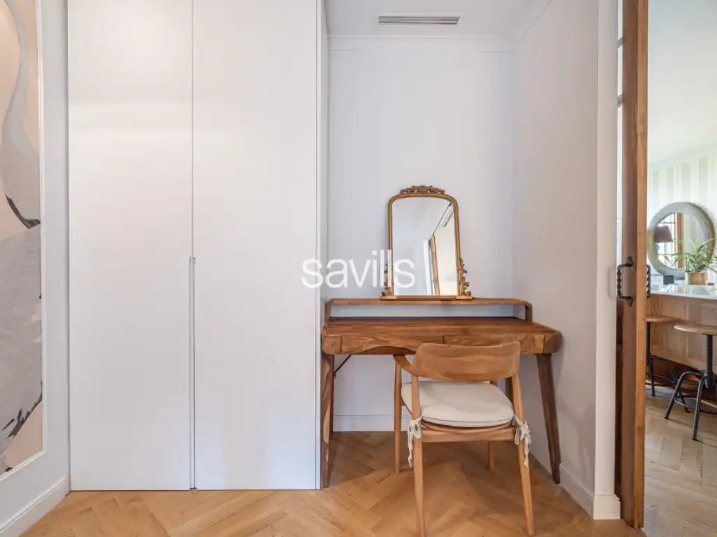 Dormitori de Apartament en venda en Barcelona amb Aire condicionat, Terrassa i Forn