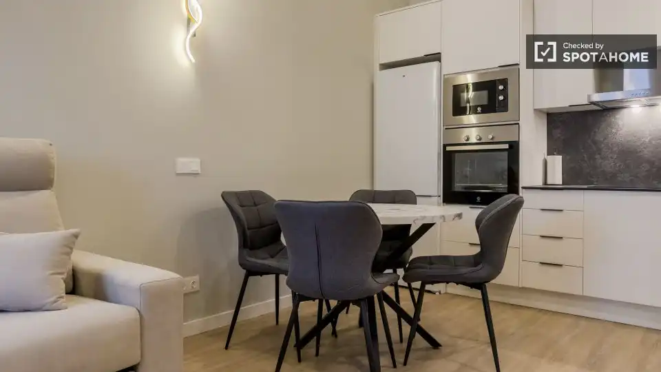 Flat with terrace to rent in Eixample, imagen 2