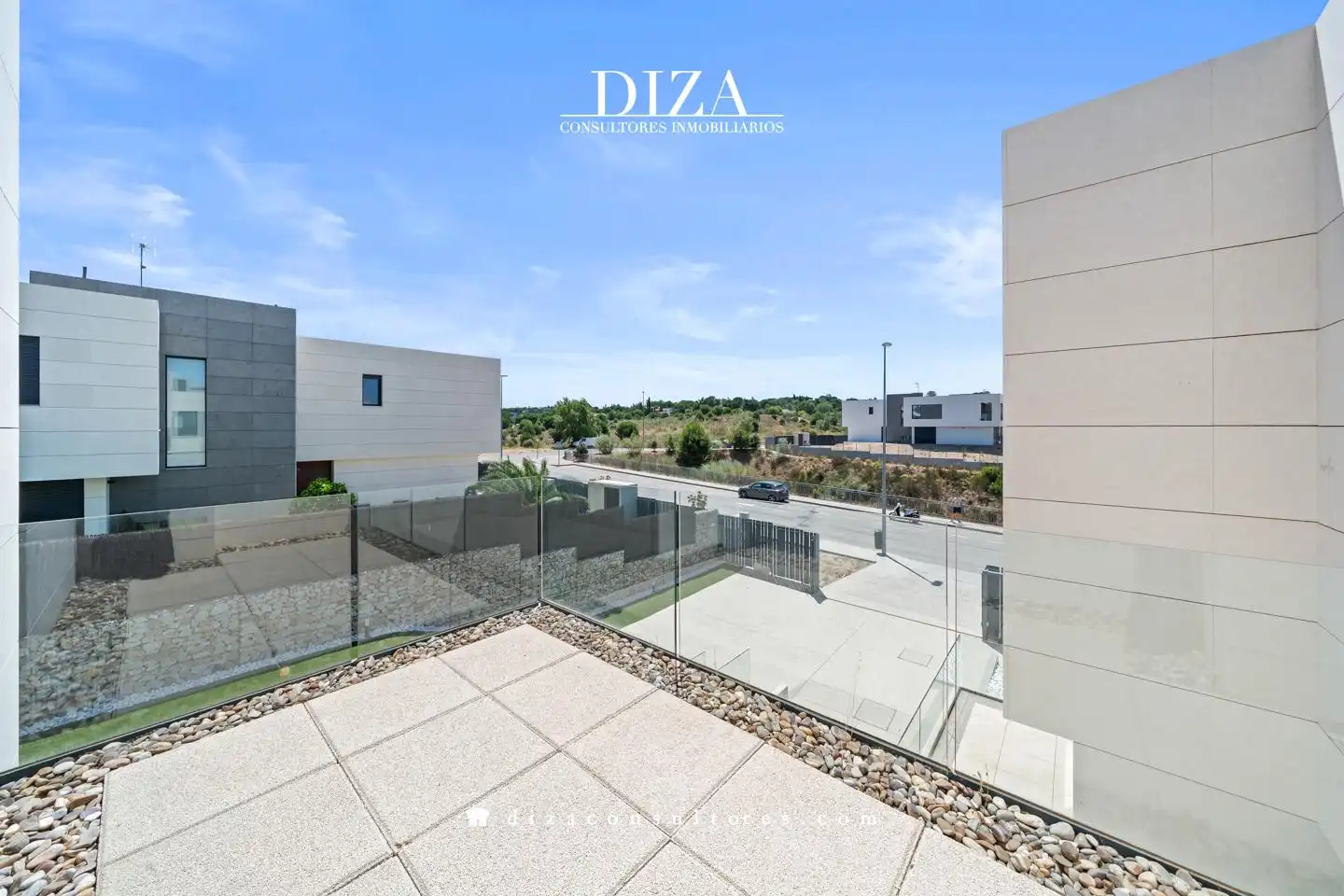 Vista exterior de Casa o xalet de lloguer en Majadahonda amb Aire condicionat, Calefacció i Jardí privat