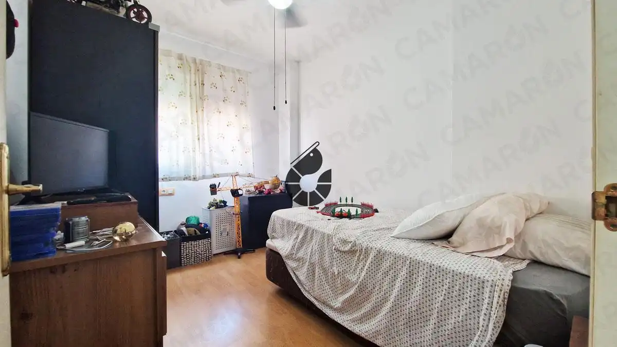Habitación de Casa adosada en venta en Palomares del Río con Aire acondicionado y Parquet