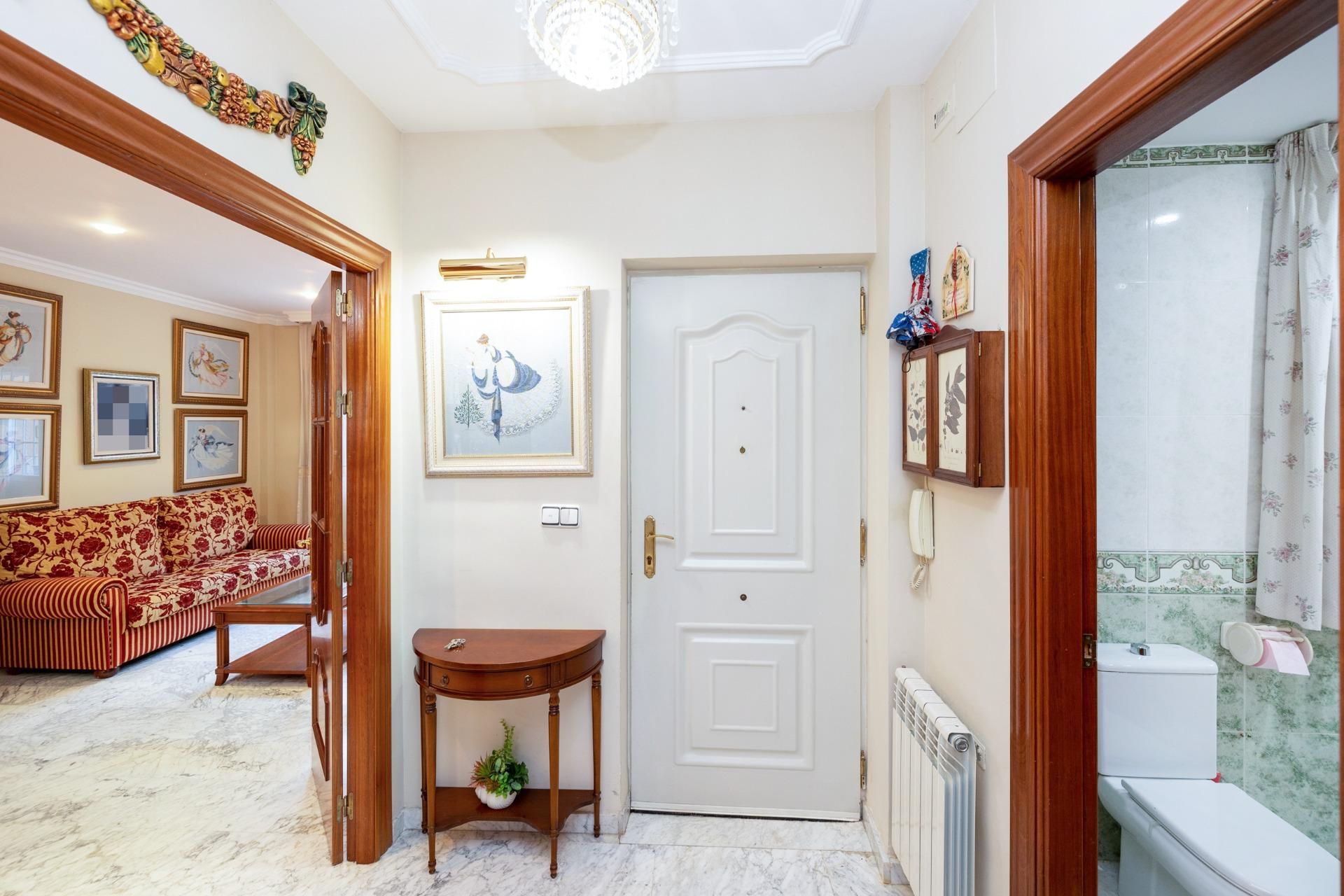 House or chalet for sale in  Granada Capital  with Heating, Private garden and Parquet flooring