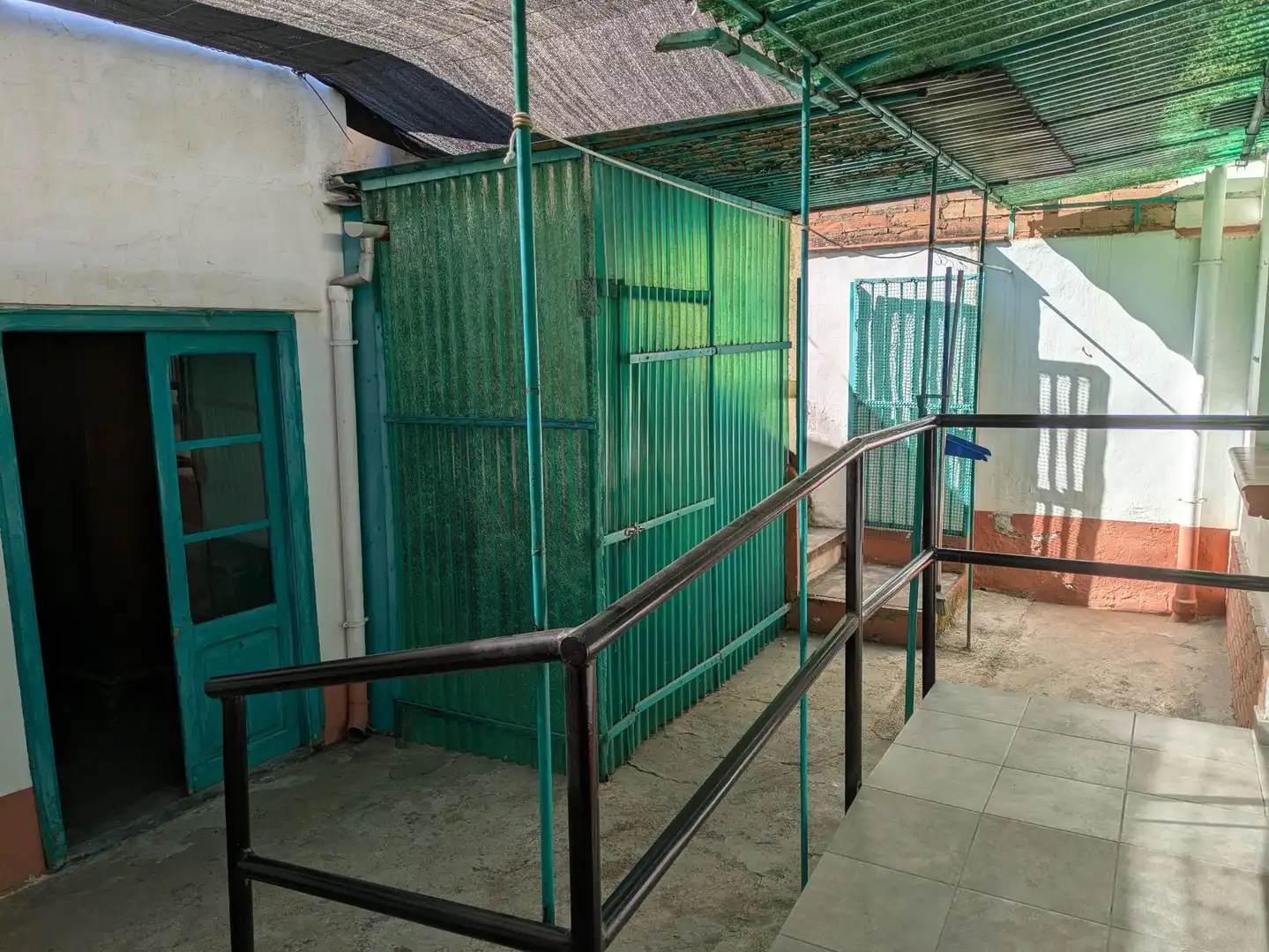 Vista exterior de Casa o xalet en venda en Monzón amb Aire condicionat, Calefacció i Jardí privat