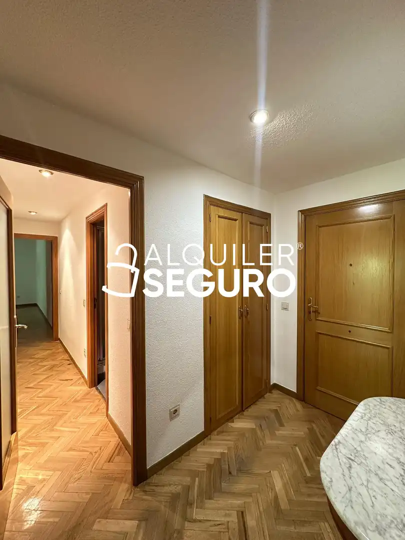 Wohnung zur Miete in Madrid mit Heizung, Schwimmbad und Möbliert