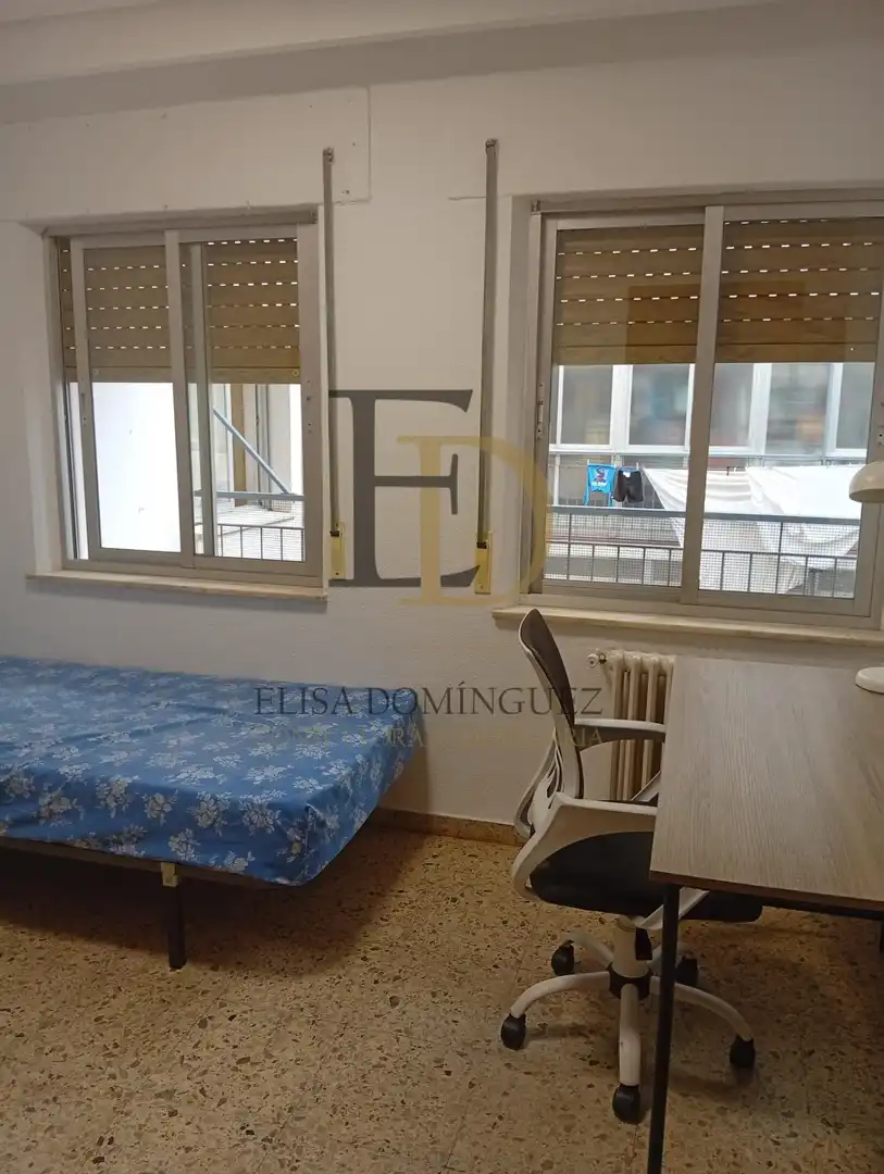 Habitación de Piso de alquiler en Salamanca con Calefacción, Amueblado y Balcón