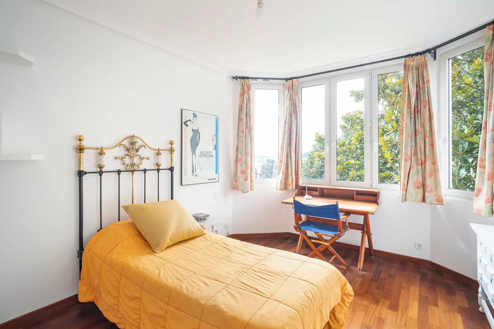 Habitación de Casa o chalet en venta en A Coruña Capital  con Calefacción, Jardín privado y Parquet