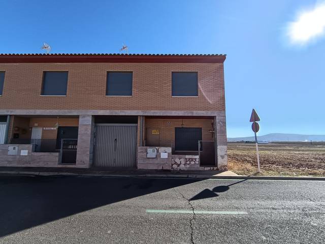 Casa adosada en Venta en Ronda de las Flores en Alcolea de Calatrava